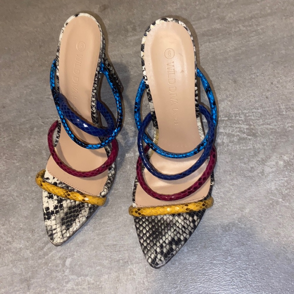 Wild diva pointed open toe heel